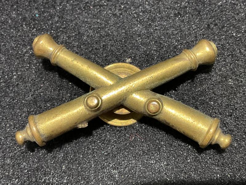 Gradia Militaria -  WW1 U.S Field Artillery other ranks Artillery hat badge