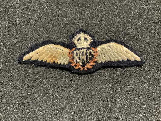 Gradia Militaria -  WW2 R.A.F full size pilots wings with brooch fixing