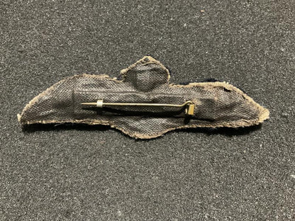 WW2 R.A.F full size pilots wings with brooch fixing