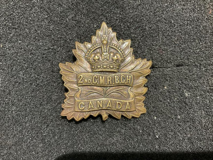 Gradia Militaria -  WW1 C.E.F 2nd C.M.R (B.C.H) Cap badge