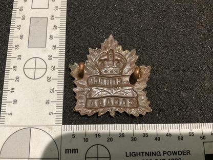 WW1 C.E.F 2nd C.M.R (B.C.H) Cap badge
