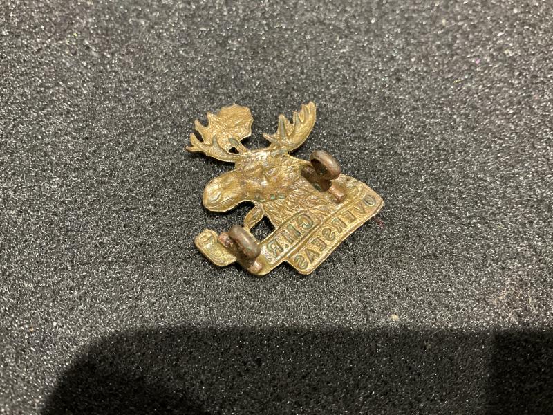 WW1 C.E.F 4th C.M.R.R collar badge