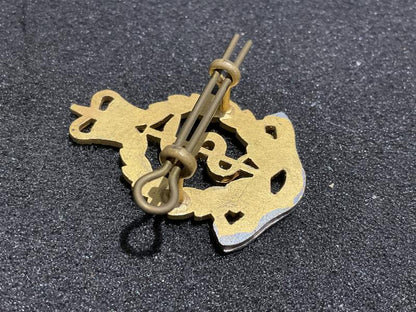 Gradia Militaria -  Q/C R.A.M.C Officers cap badge with Latin scroll