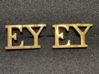 Gradia Militaria -  Brass other ranks Essex Yeomanry (E.Y) titles