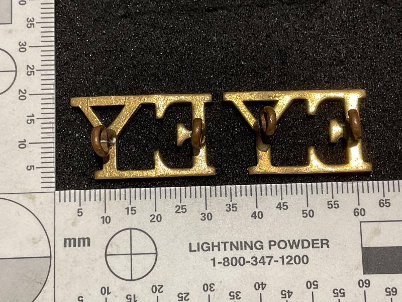 Brass other ranks Essex Yeomanry (E.Y) titles
