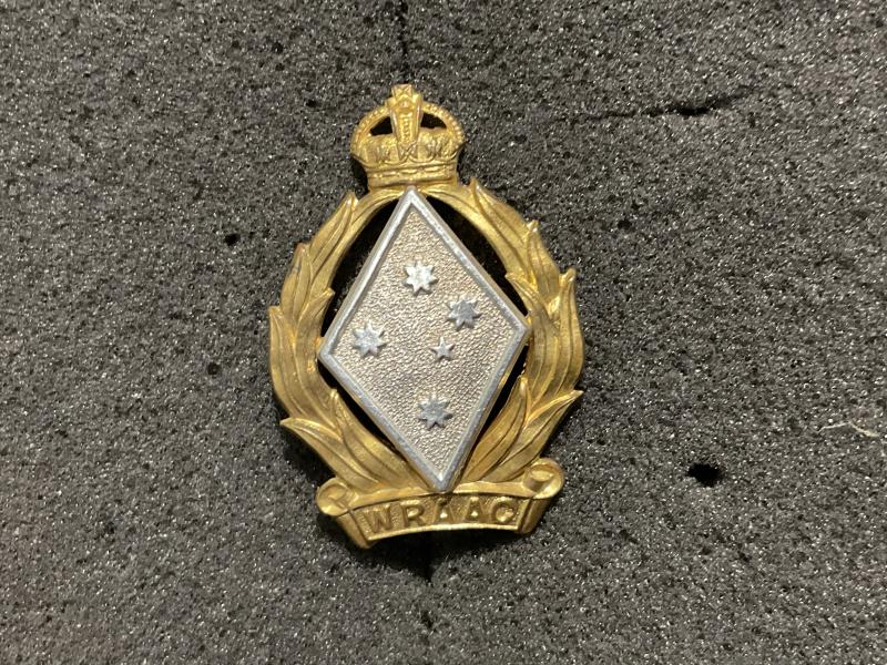 Gradia Militaria -  K/C Australian WRAAC cap/collar badge