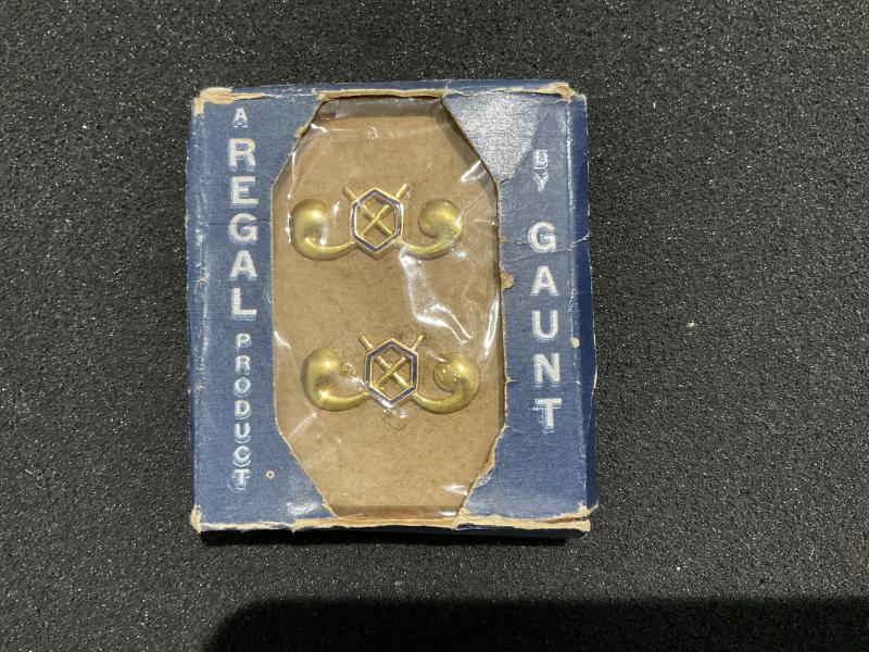 U.S Army Chemical Corps officers collar badges