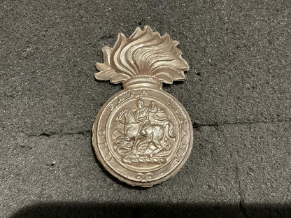 WW2 Northumberland Fusiliers plastic economy cap badge