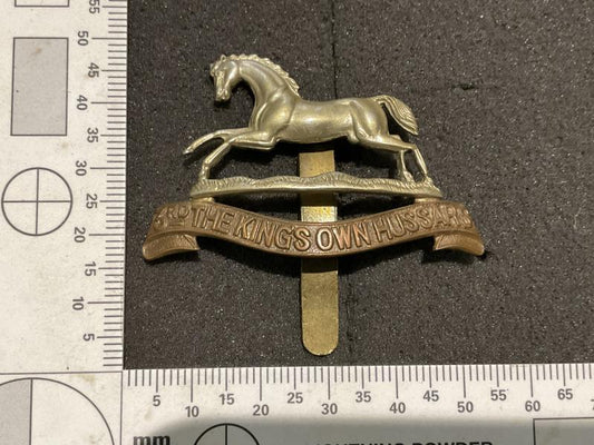 Gradia Militaria -  Early 3rd The Kings Own Hussars officers cap badge
