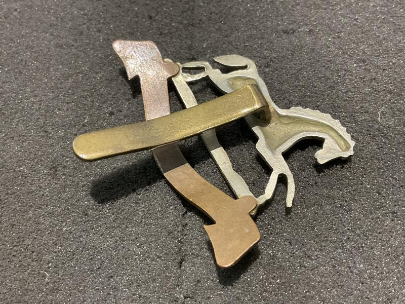 Early 3rd The Kings Own Hussars officers cap badge