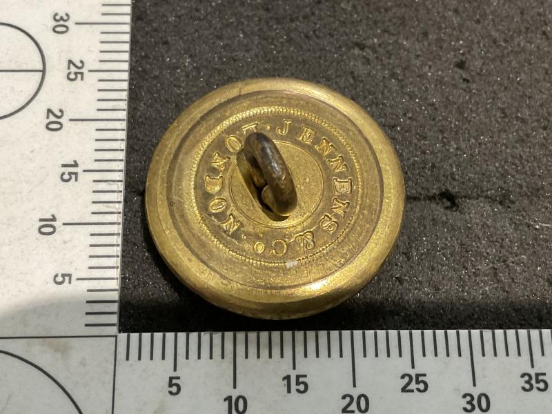 Edward V11 Colonels & Brigadiers 2 part gilt button