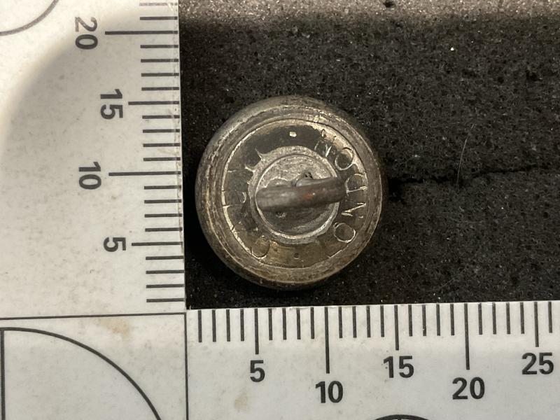 Q.V.C Harts Yeomanry Cavalry officers hat button