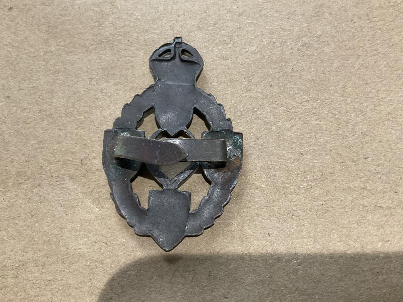 WW2 R.E.M.E Officers service dress cap badge