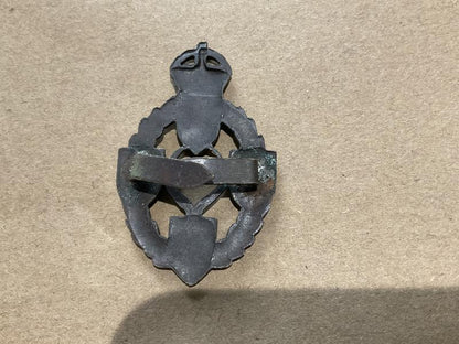 WW2 R.E.M.E Officers service dress cap badge