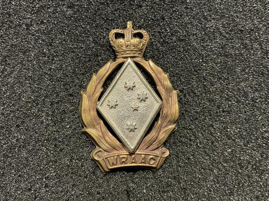 Gradia Militaria -  Australian W.R.A.A.C Cap/collar badge circa 1953-60