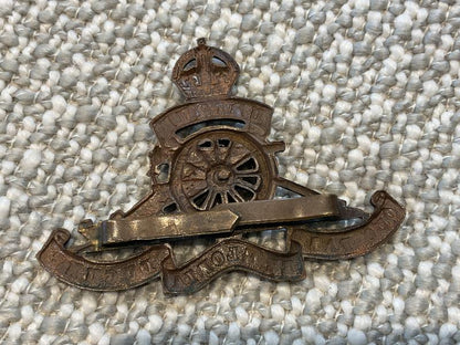 Post 1902 Royal Artillery O.S.D cap badge