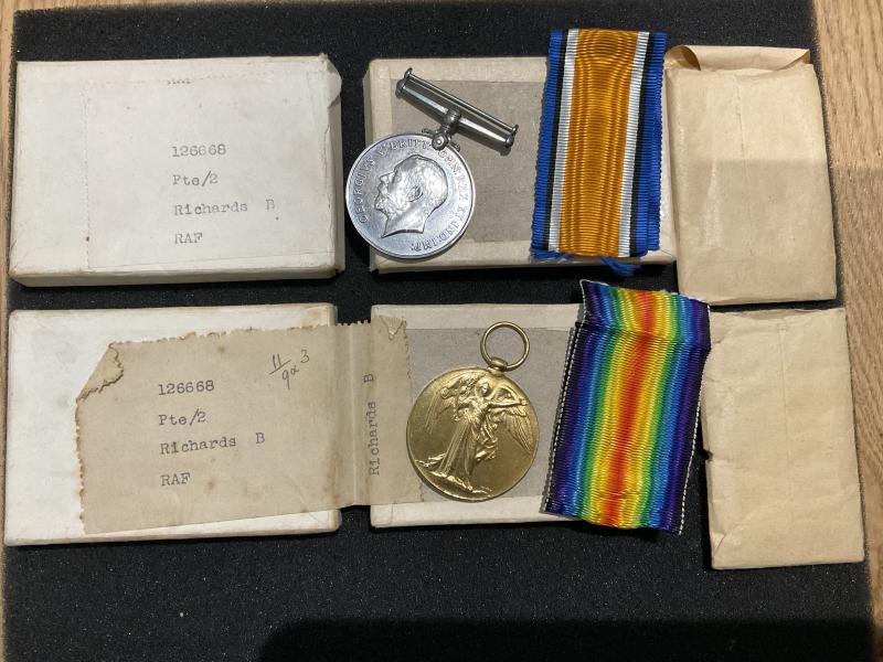 Gradia Militaria -  R.F.C Later R.A.F Pair to Bertie Richards served France