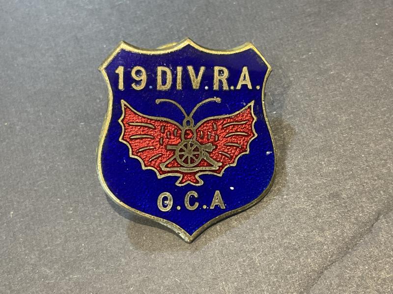 Gradia Militaria -  WW1 19th Division R.A O.C.A lapel badge
