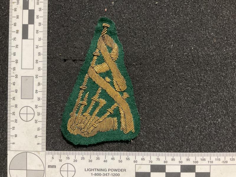 Gradia Militaria -  Scottish bagpipes musicians gold bullion sleeve badge