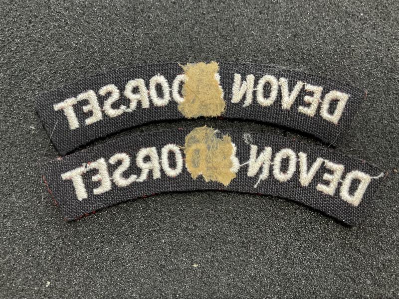 DEVON & DORSET red wool shoulder titles