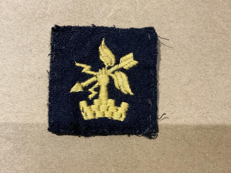 Gradia Militaria -  128 Electrical & Mechanical Squadron R.E formation sign