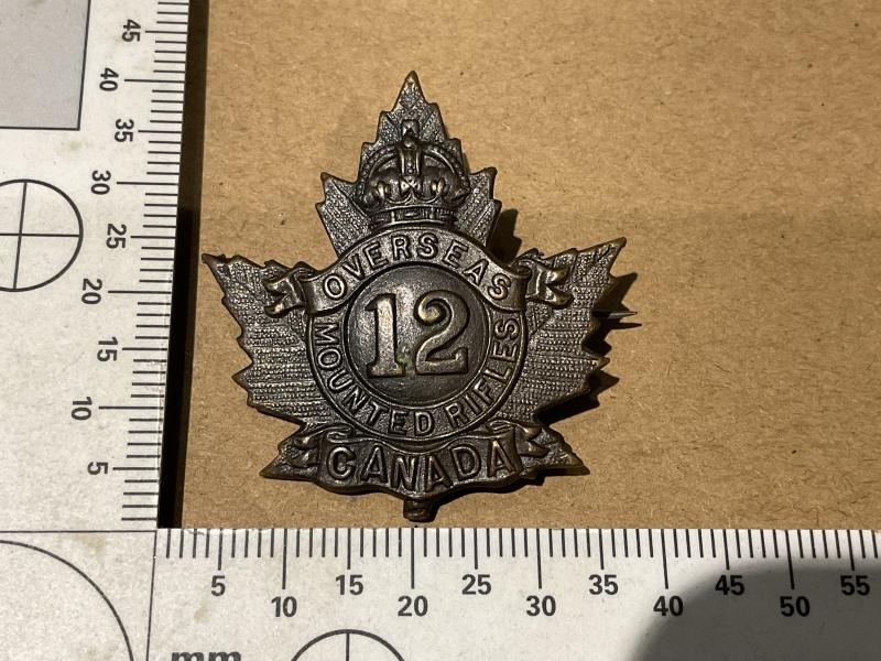 Gradia Militaria -  WW1 C.E.F 12th Mounted Rifles cap badge