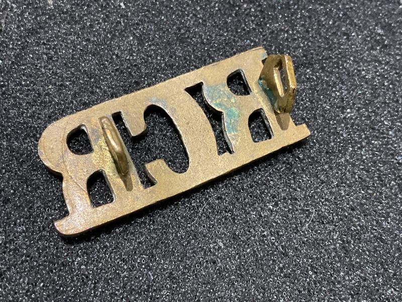 WW2 Royal Canadian Regiment shoulder title