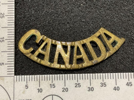 Gradia Militaria -  WW1/2 CANADA brass title