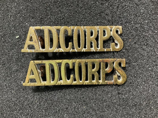 Gradia Militaria -  WW2 Army Dental Corps shoulder titles