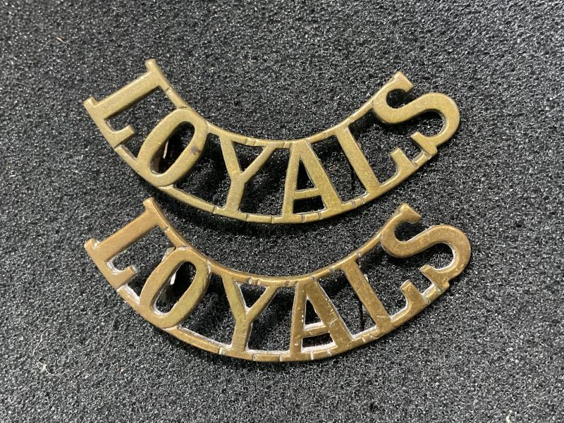Gradia Militaria -  WW1 Loyal North Lancashire (LOYALS) brass shoulder titles