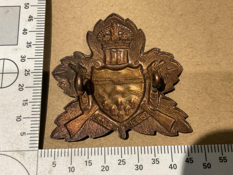 WW1 Canadian Alberta University Contingent O.T.C cap badge
