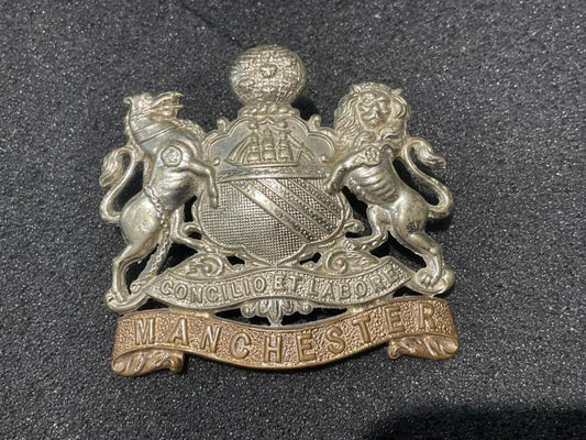 Gradia Militaria -  Victorian/ Edwardian Manchester Regiment cap badge
