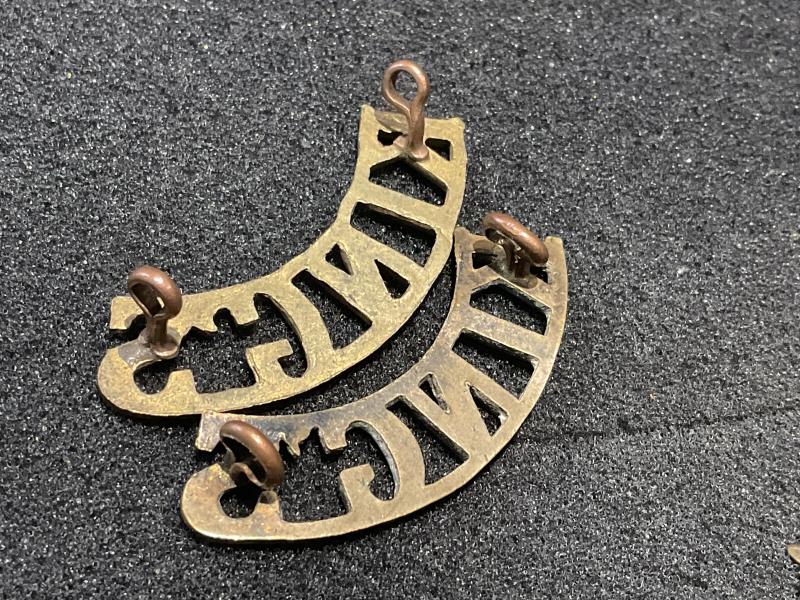 WW1 Kings Liverpool KINGS shoulder titles