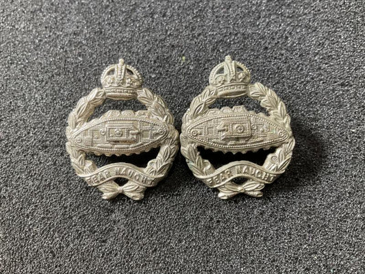 Gradia Militaria -  WW2 Royal Tank Regiment collar badges