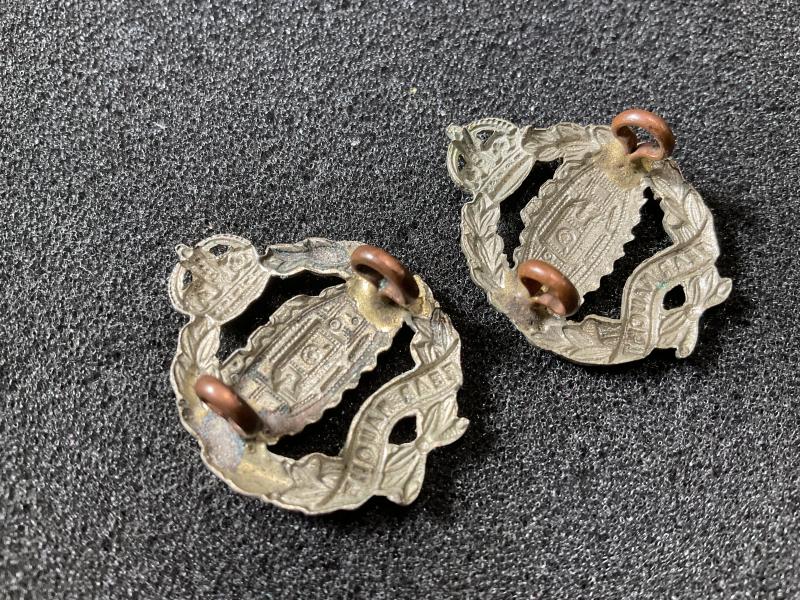 WW2 Royal Tank Regiment collar badges