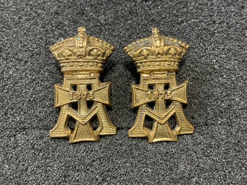Gradia Militaria -  The Green Howards , brass ORs collar badges