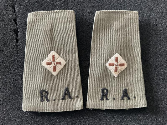 Gradia Militaria -  WW2 or Malaya tropical issue officers R.A rank slides