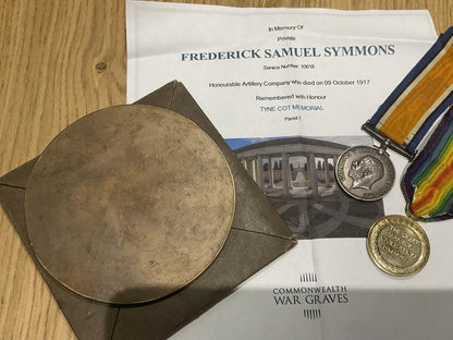 WW1 Pair & Plaque; Pte F.S.SYMMONS H.A.C K.I.A