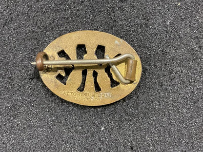 WW2 Womens Institute for home & country lapel badge