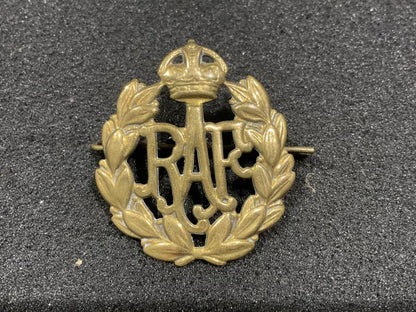 Gradia Militaria -  WW2 R.A.F other ranks brass cap badge