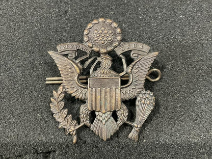 Gradia Militaria -  WW1 British made U.S Army officers cap badge