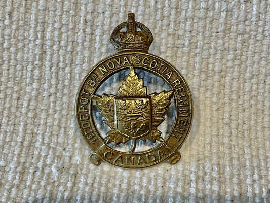 Gradia Militaria -  WW1 1st Depot Bn Nova Scotia Regiment cap badge