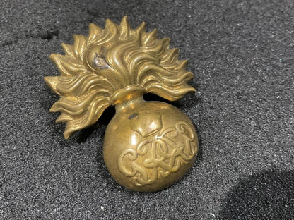 GVIR Grenadier Guards brass Sergeants cap badge