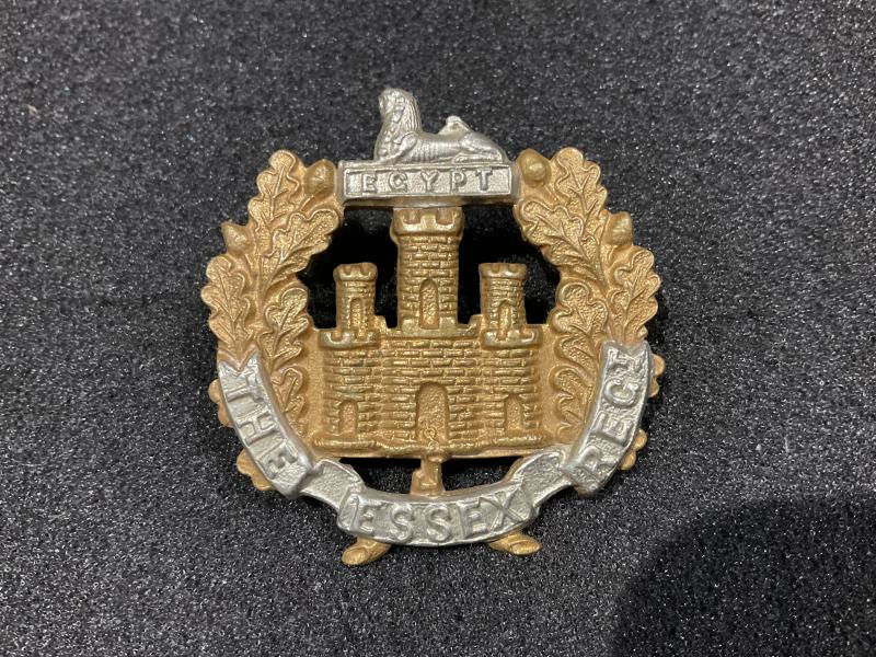 Gradia Militaria -  Post 1901 Essex Regiment cap badge, rear loops