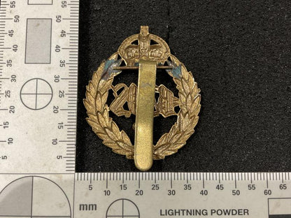 2nd Dragoon Guards ( The Bays) cap badge