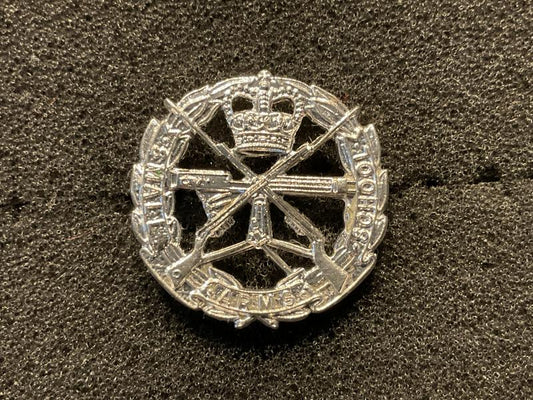 Gradia Militaria -  Small arms School officers small beret/field service badge