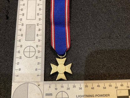 Royal Victorian Order miniature medal