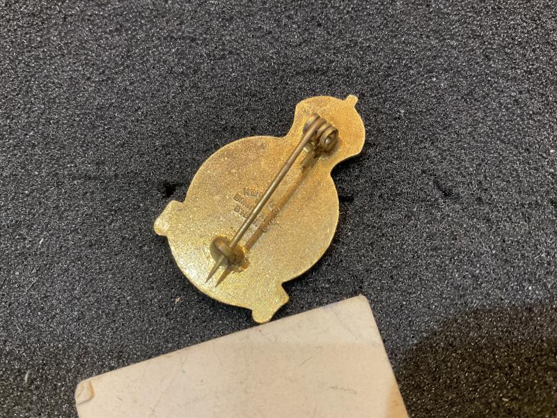 WW2 14 Squadron R.A.F enamel badge & makers card