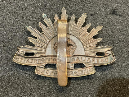 WW1 Australian Rising Sun cap badge by TIPTAFT