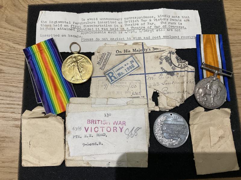 Gradia Militaria -  WW1 Pair; 6365 Pte E.E. HOAD 9th Lond.R. In original envelope